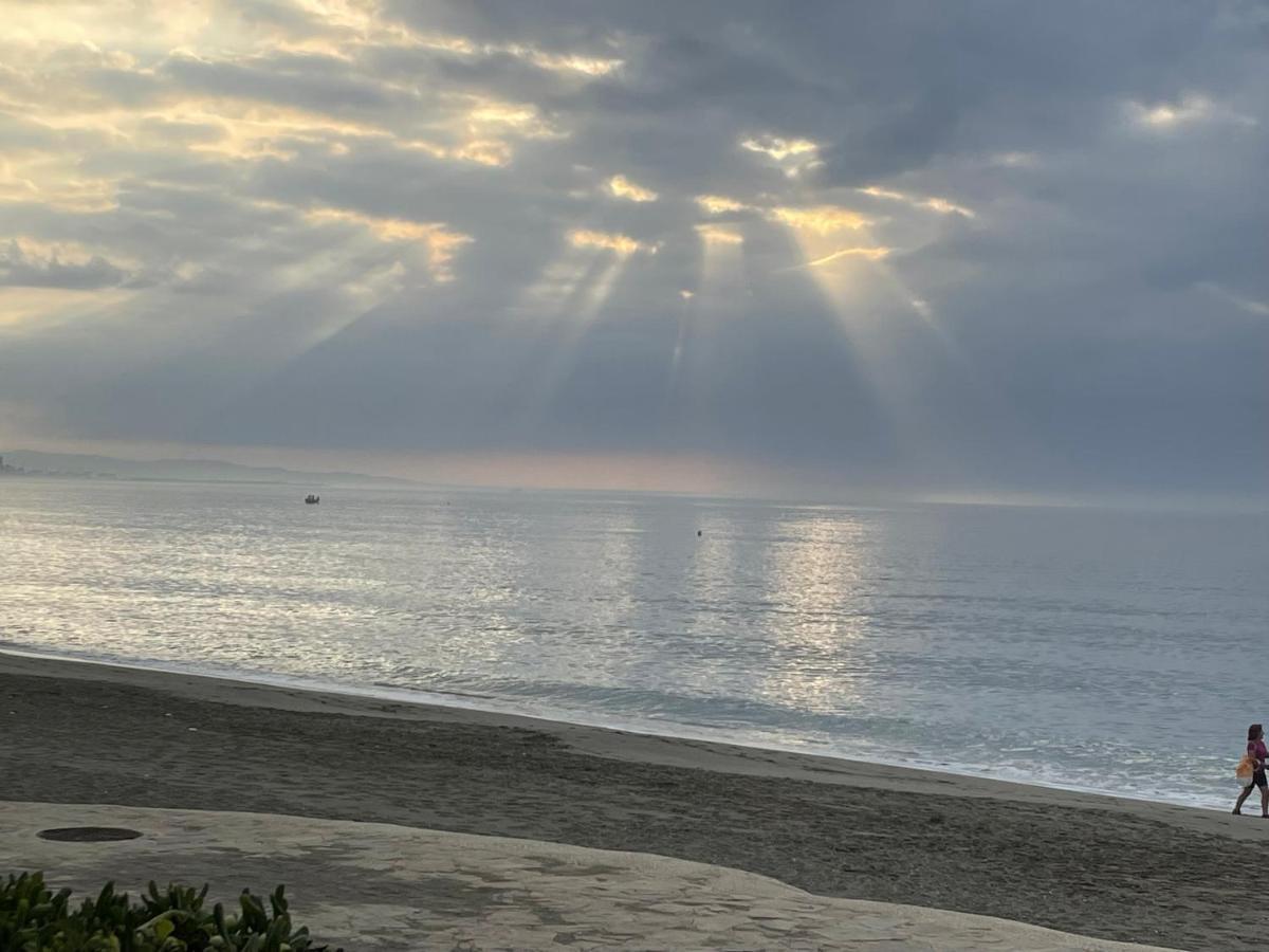 El Lobo De Mar Estepona Buitenkant foto